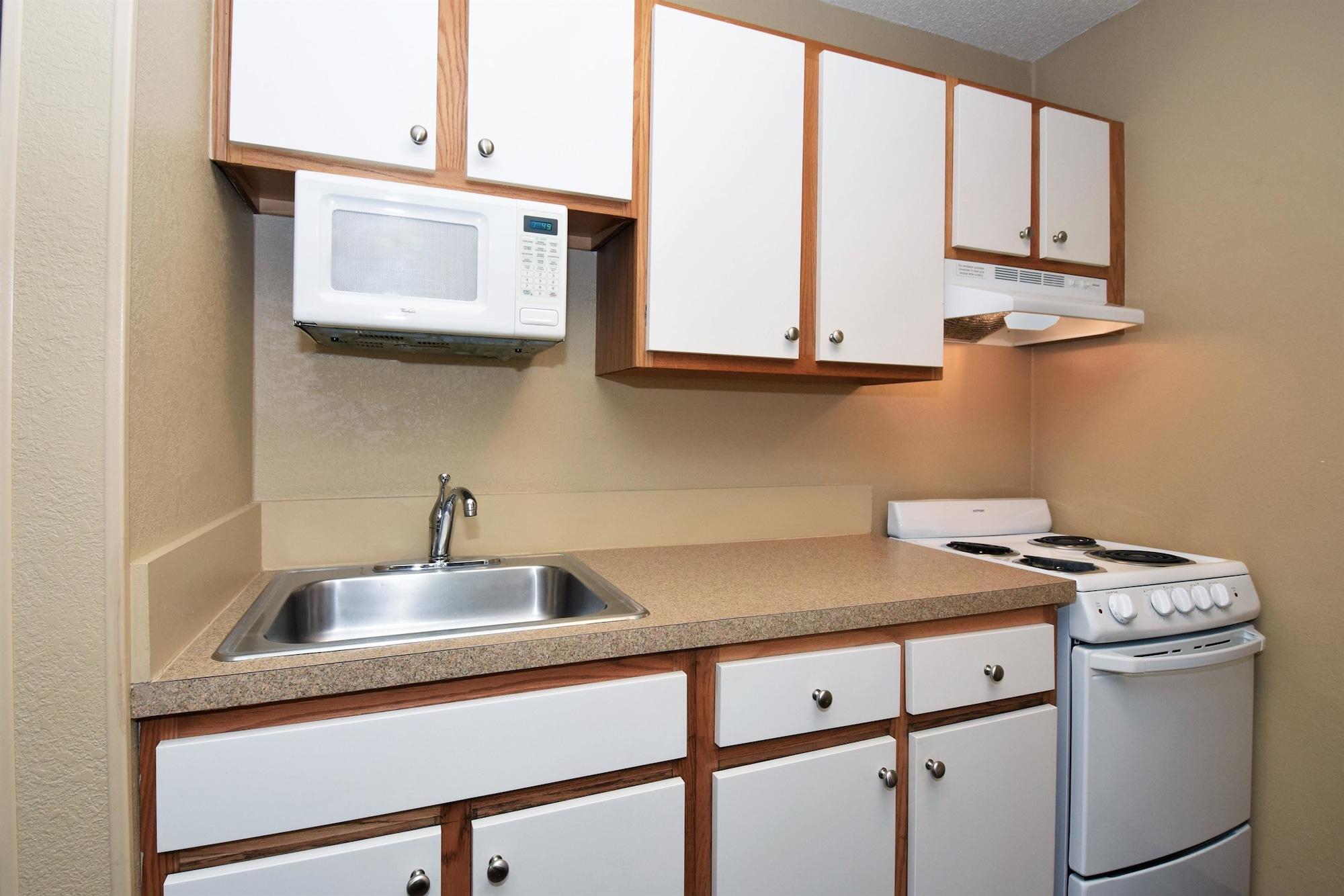 Suburban Studios Copley Akron West Buitenkant foto
