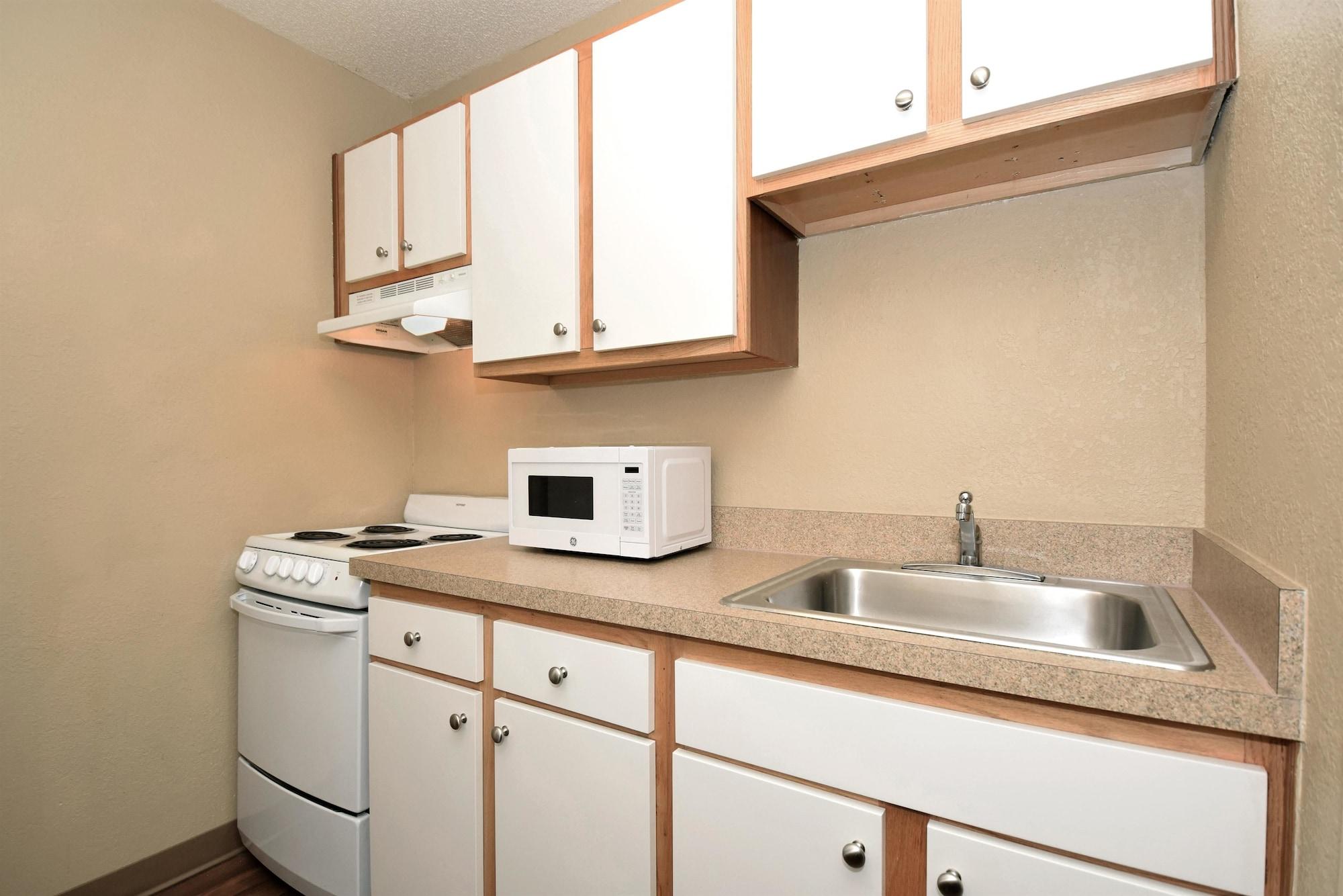 Suburban Studios Copley Akron West Buitenkant foto