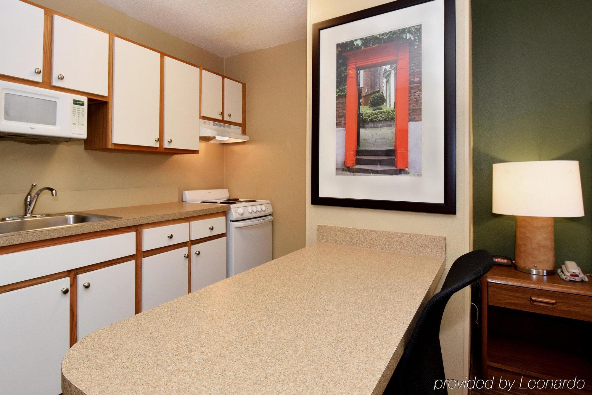 Suburban Studios Copley Akron West Buitenkant foto